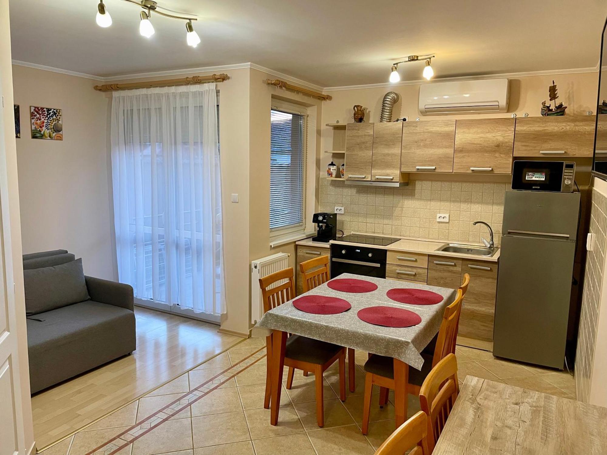 Marta Apartman Hajdúszoboszló Exterior foto