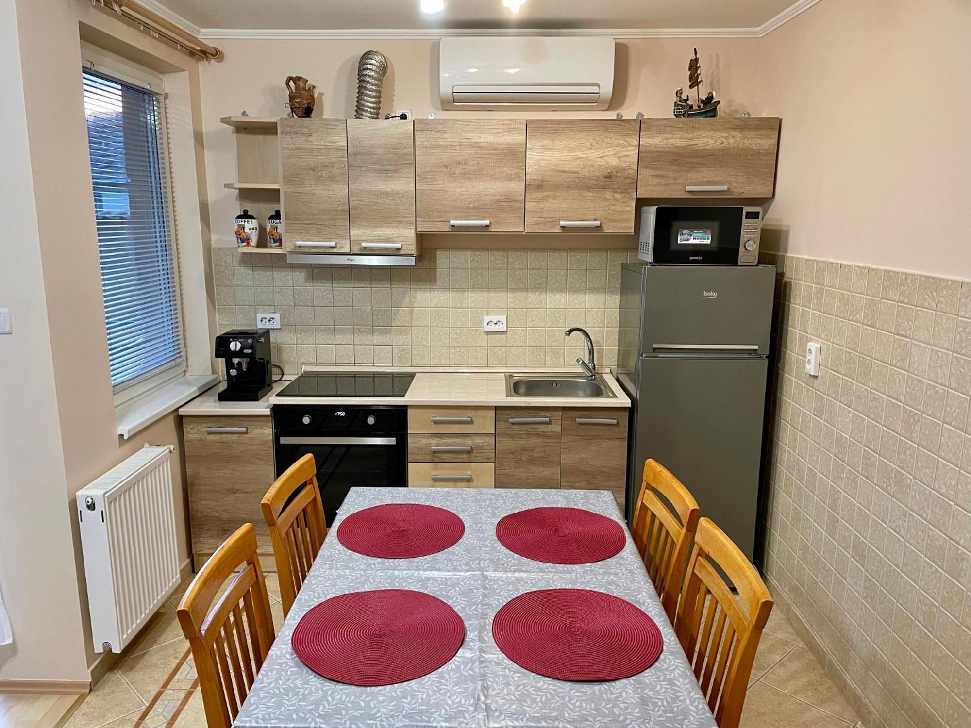 Marta Apartman Hajdúszoboszló Exterior foto